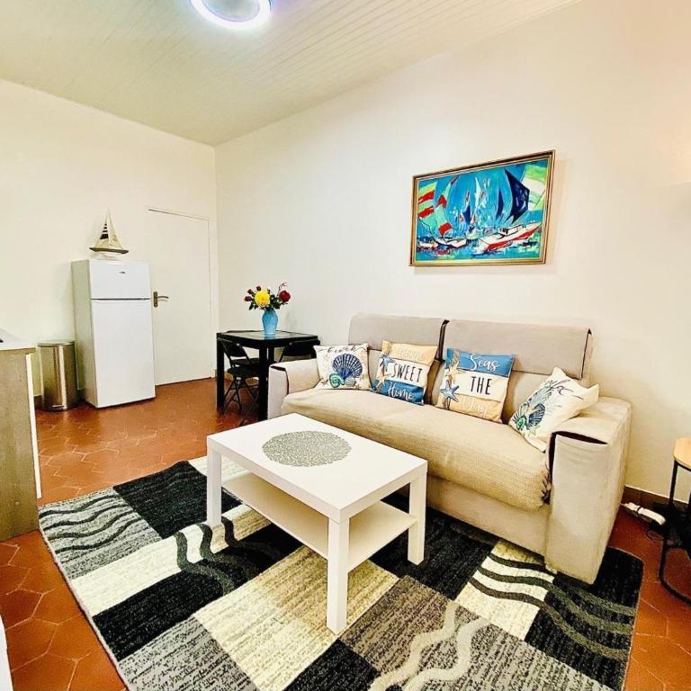 Maison proche plage et centre ville, climatisée avec ménage, draps et serviettes inclus - Maison 1 Chambre - 11