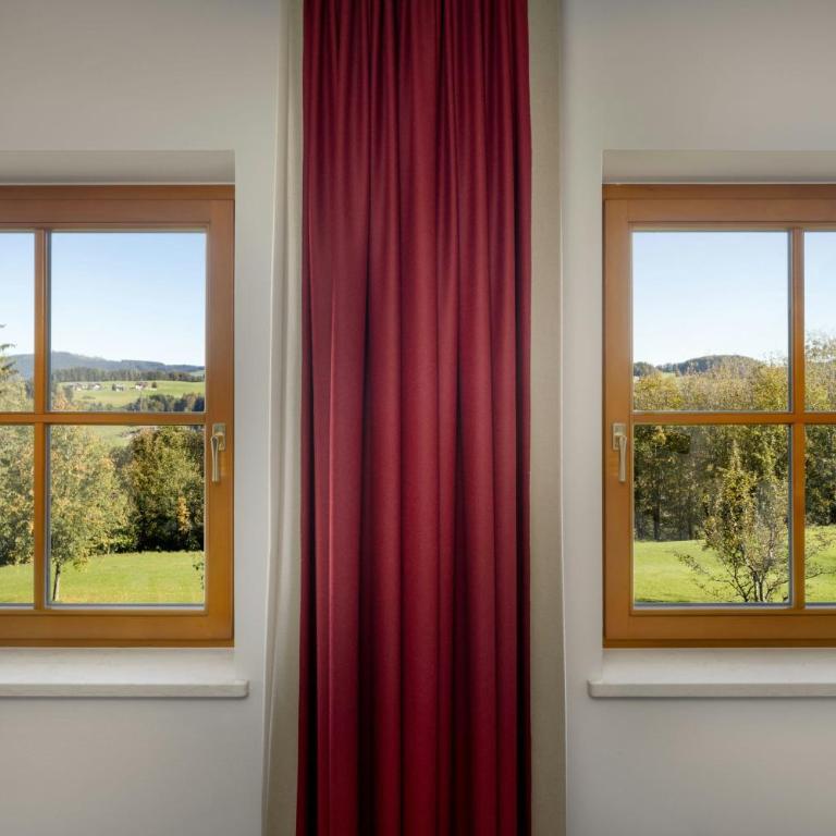 Arabella Jagdhof Resort am Fuschlsee, a Tribute Portfolio Hotel - Comfort-Zimmer mit Kingsize-Bett und Gartenblick - 5