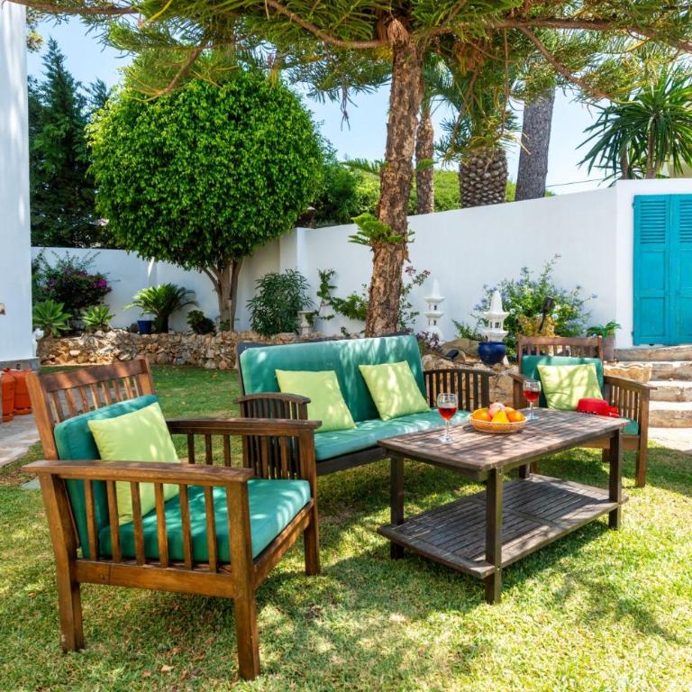 Villa Holivista Elegant 4-Bedroom Spanish Villa in Estepona - Villa - 3