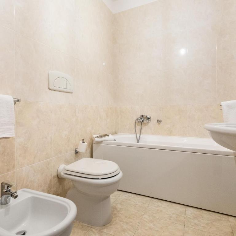 Giramondo Guest house - Deluxe Room (2 Adults + 1 Child) - 1