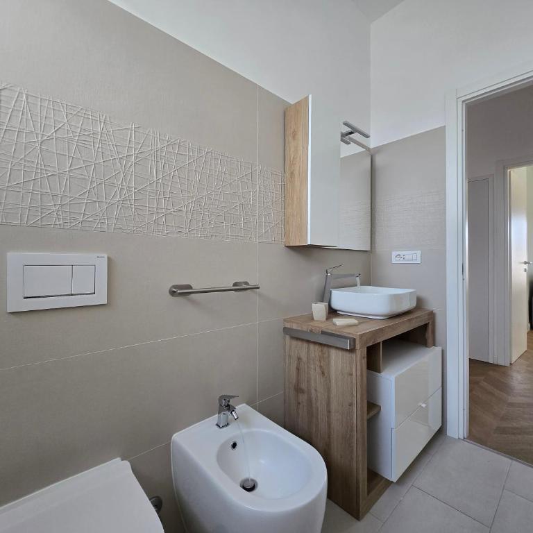 Trastevere Dreamer Home Rome - One-Bedroom Apartment with Balcony - 11