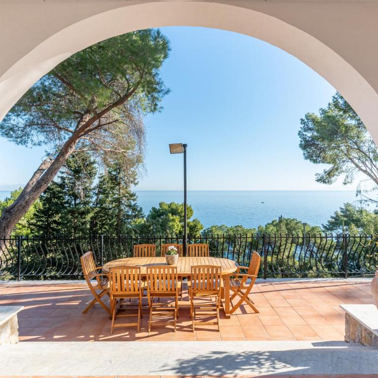 Villa con accesso al mare e vista mozzafiato - Villa - 47
