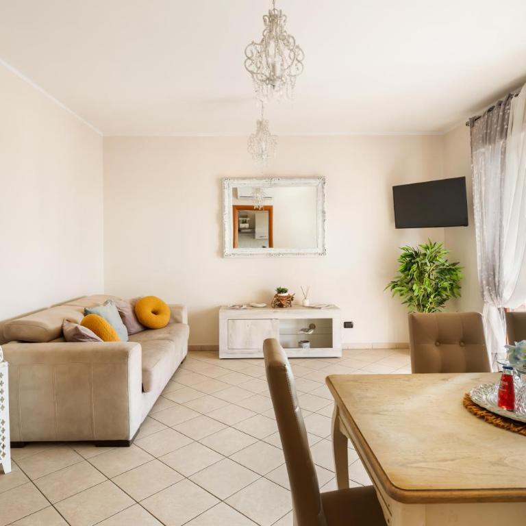 Giramondo Guest house - Triple Room with Private External Bathroom - 9