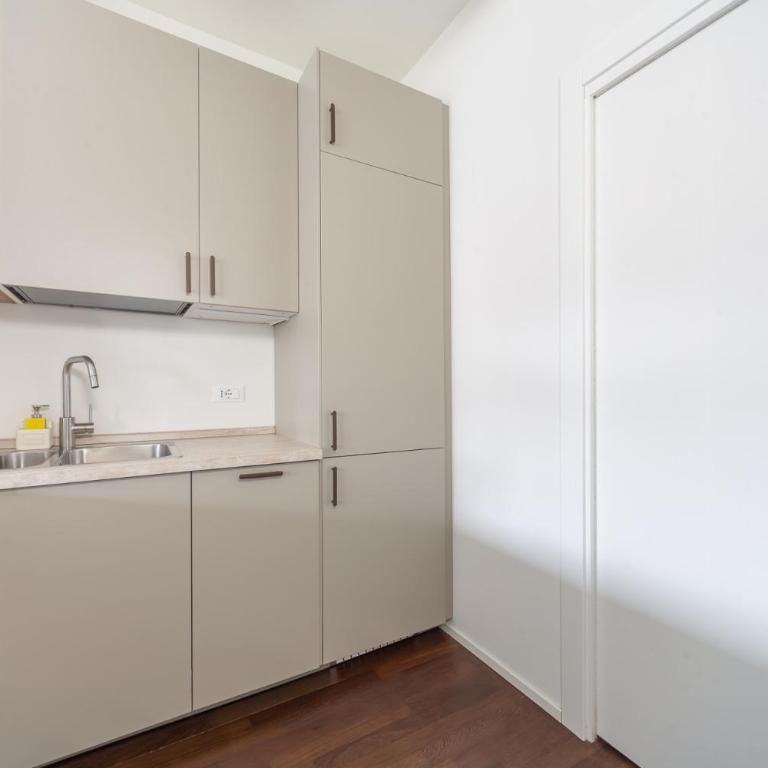Charming & Bright Apartment near Milan's Fashion District - One-Bedroom Apartment - 19