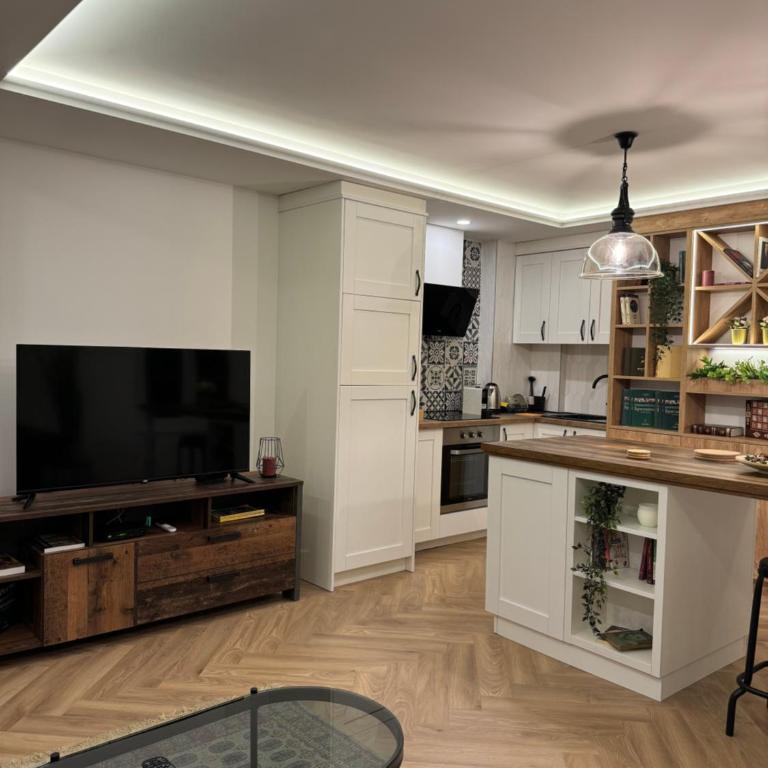 Romero Velvet Nights - One-Bedroom Apartment - 30