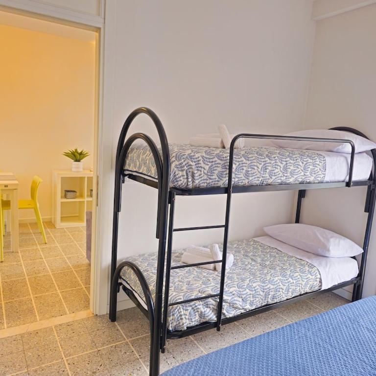 Bilocale Augustus Piazza Mazzini - Appartamento con 1 Camera da Letto - 3