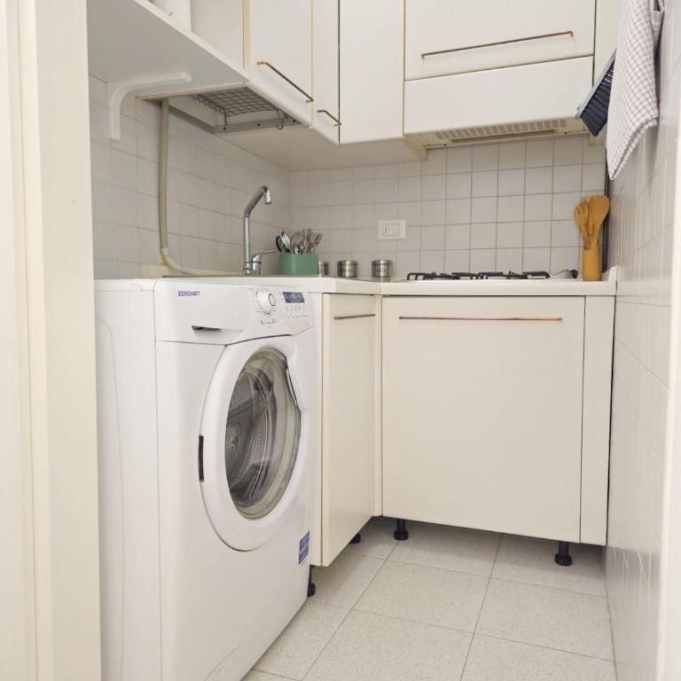 Bilocale Augustus Piazza Mazzini - Appartamento con 1 Camera da Letto - 7