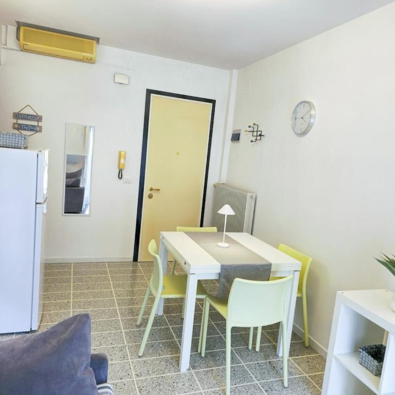 Bilocale Augustus Piazza Mazzini - Appartamento con 1 Camera da Letto - 13