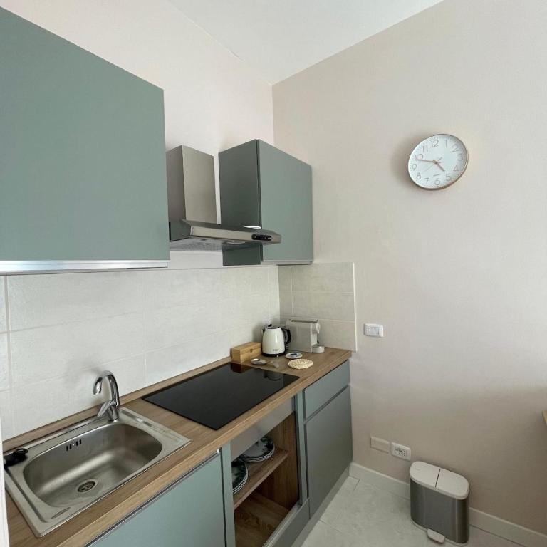 Milan City Center Romantic Suite with Terrace - Monolocale - 17