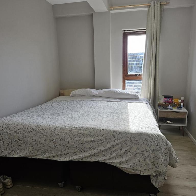 Arrendada - Three-Bedroom Apartment - 4