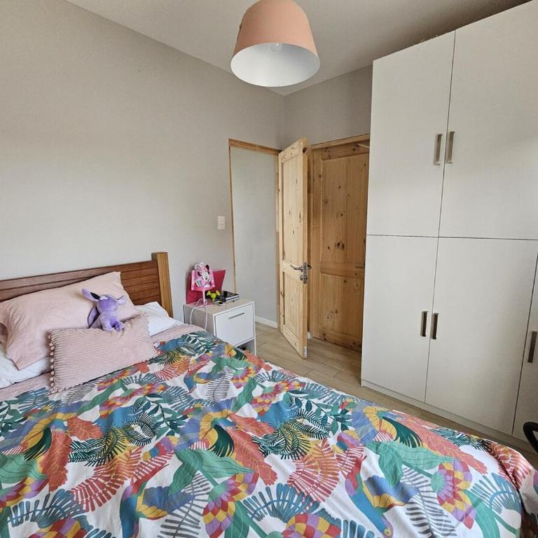 Arrendada - Three-Bedroom Apartment - 10