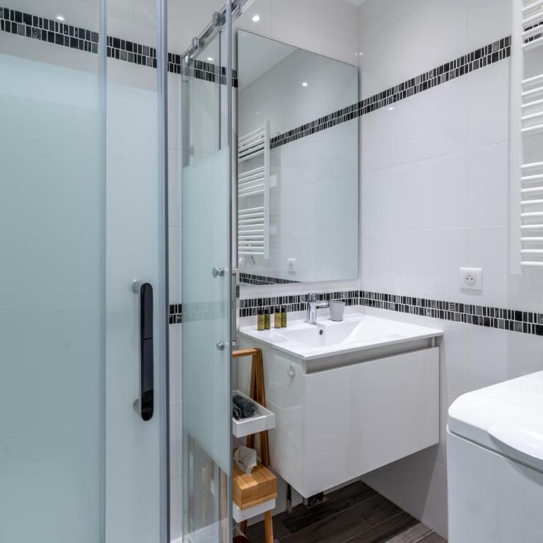 Magnifique 2 pièces au cœur de Menton, plages, commerces et proximité Gares - Appartement 1 Chambre - 27