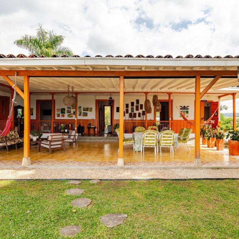 Casa Campestre con Jacuzzi y 4 habitaciones en Pereira - Casa de 4 dormitorios - 39