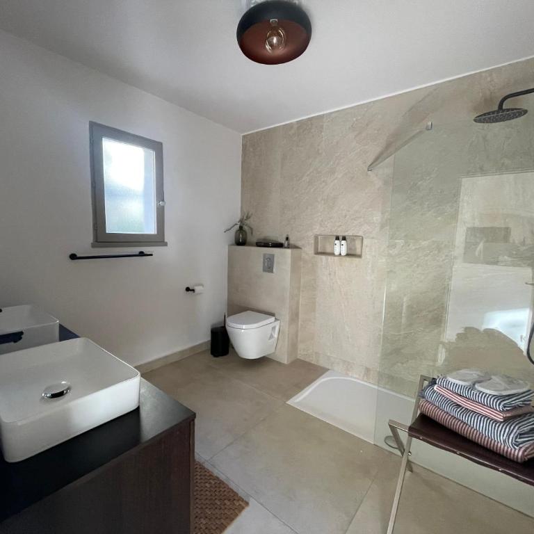 La villa des Carriers - maison avec piscine, 10 min mer - Villa - 40