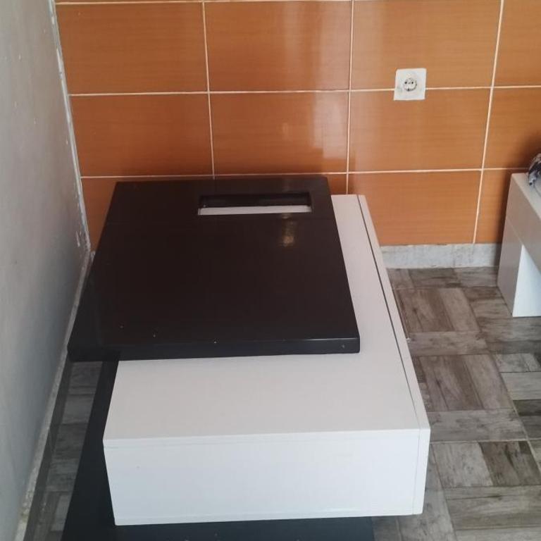 Small Apartment PRIVATE bathroom STRONG WI-FI - Standardna Dvokrevetna Soba sa Bračnim Krevetom - 4