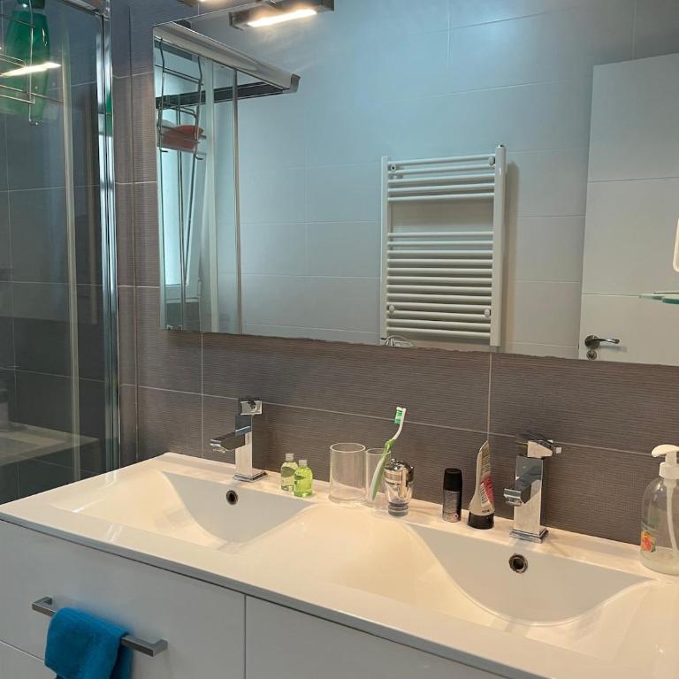 Casa Calma - Modern Apartment, Perfect Location - All you need for a great time in Valencia - Two-Bedroom Apartment - 12
