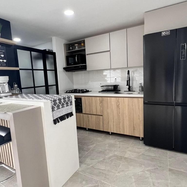Apto Moderno,Tranquilo, Avenida las Vegas, cerca al Metro, a 20 min de Provenza - Apartamento de 2 dormitorios con vistas a la ciudad - 34