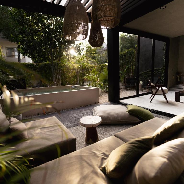Design Luxury Duo Villas, 24 Pax, 5 Pools & 2 Rooftops, BBQ, Near Beach - Villa Deluxe - 17