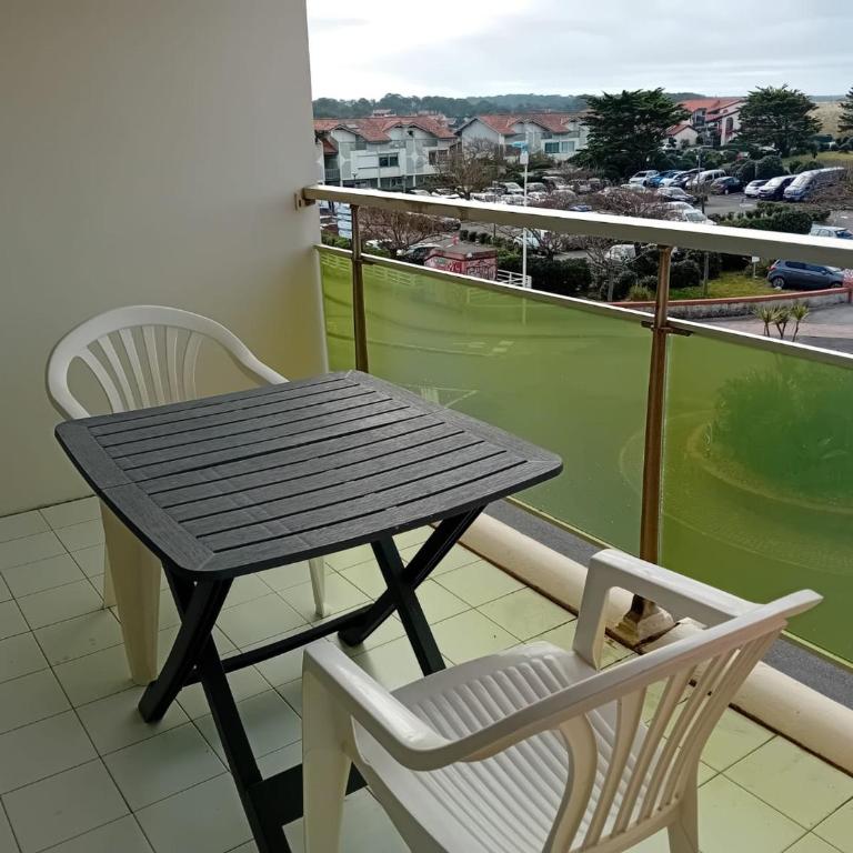 Studio avec terrasse et parking à deux pas des plages - FR-1-239-563 - Appartement 1 Chambre - 13