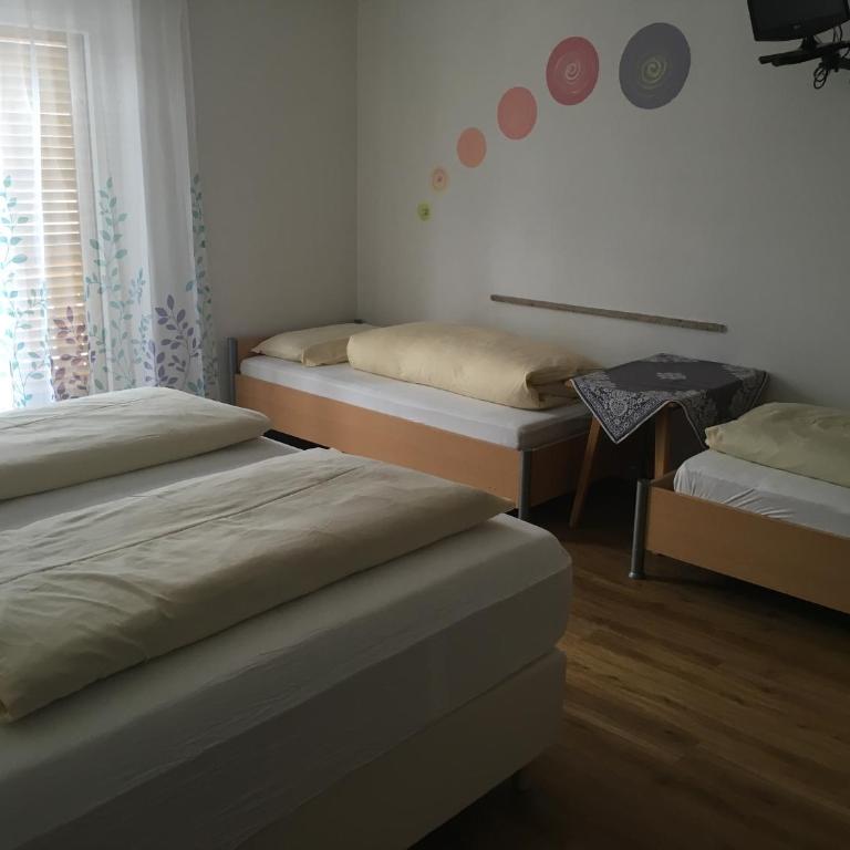 Burgfrieden - Quadruple Room - 4