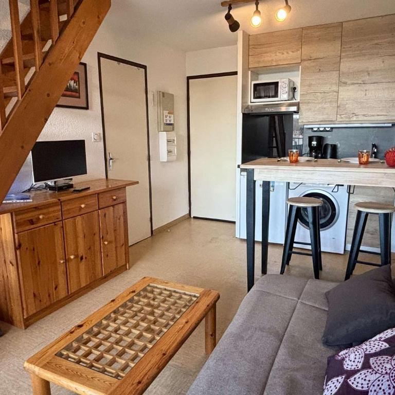 Appartement 2 pièces Mezzanine dans résidence avec piscine - 6 personnes AR070-043 - Appartement - 6
