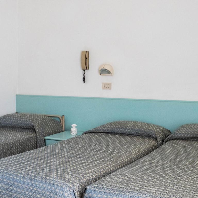 Hotel Cavallino Bianco Rimini - Camera Tripla Economy - 5