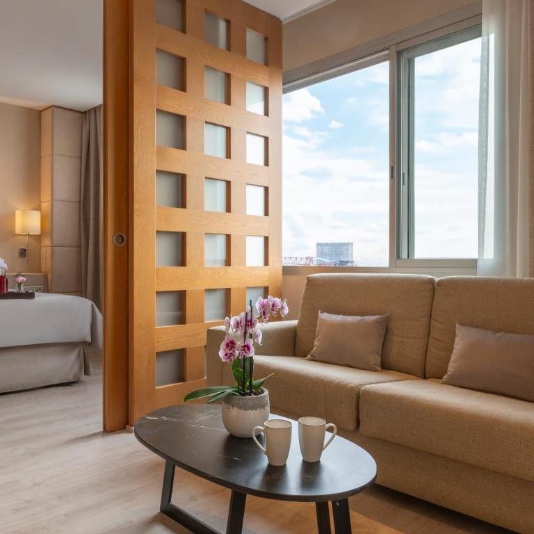 Hesperia Barcelona Presidente - Junior Suite with View - 11