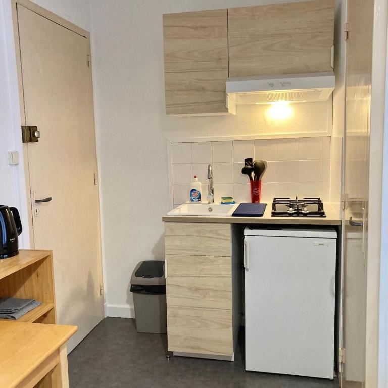 Studio 12, Dijon, near train station - Apartamento de 1 dormitorio - 3