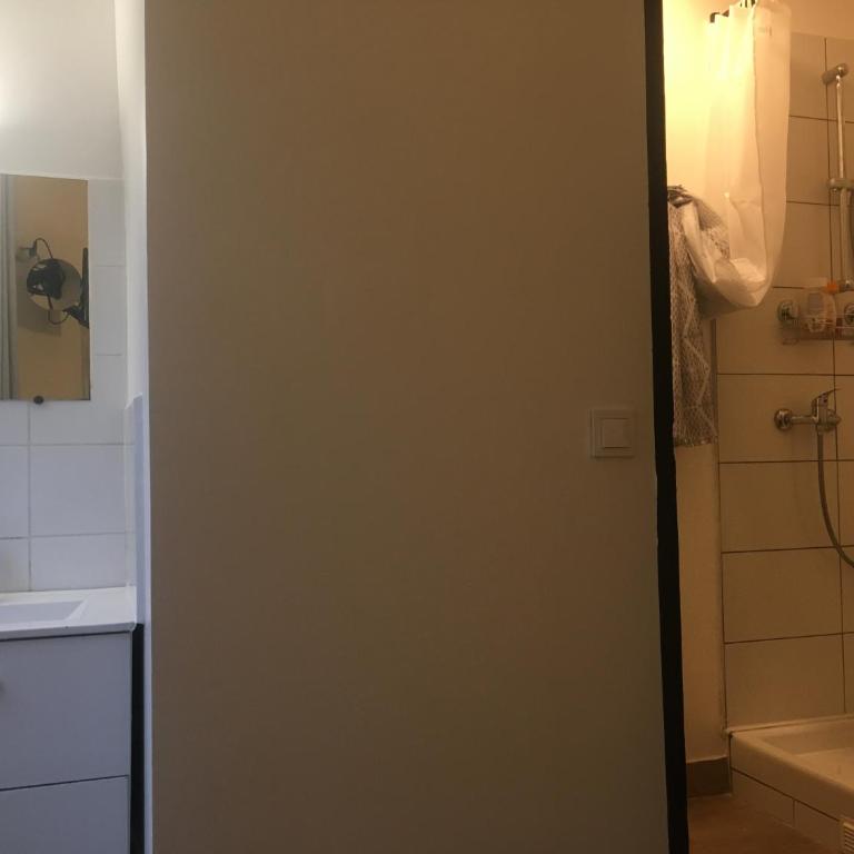 le paris saint ouen - Chambre Double - 5