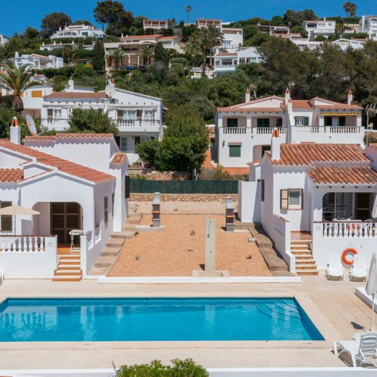 Villa Elias - Sea Views & Traditional Menorcan Style - Villa - 12
