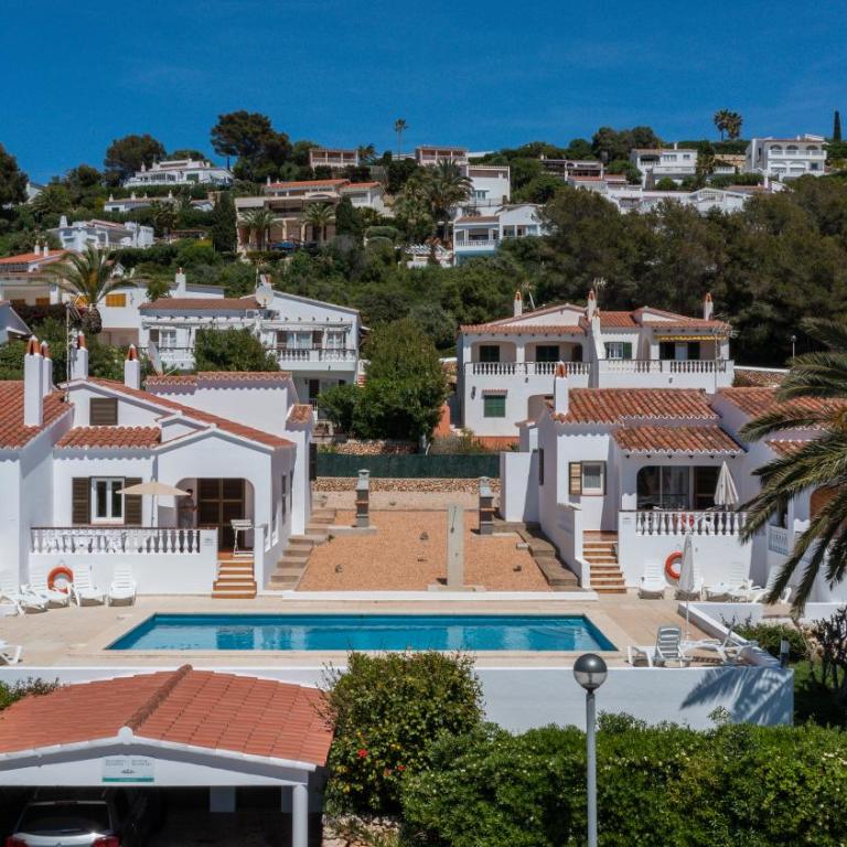 Villa Elias - Sea Views & Traditional Menorcan Style - Villa - 17
