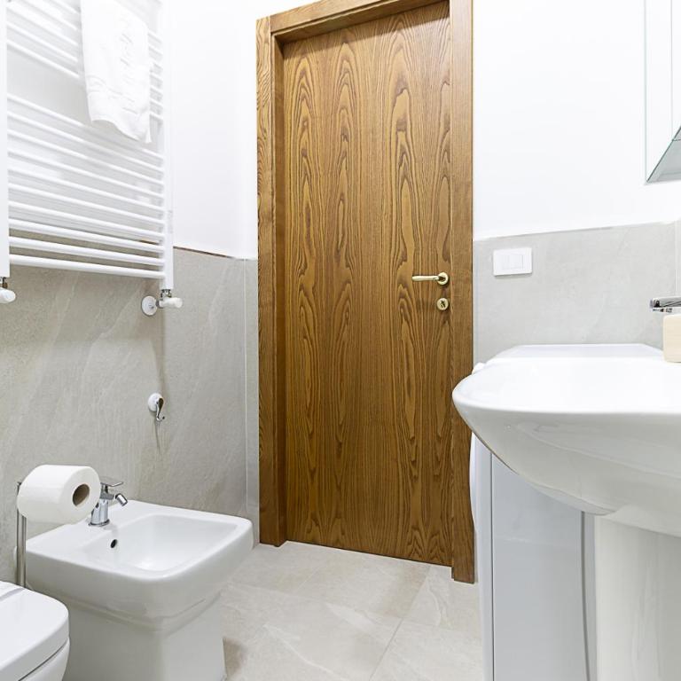 Vatican Cipro Guest House - Camera Matrimoniale con Bagno Privato Esterno - 6