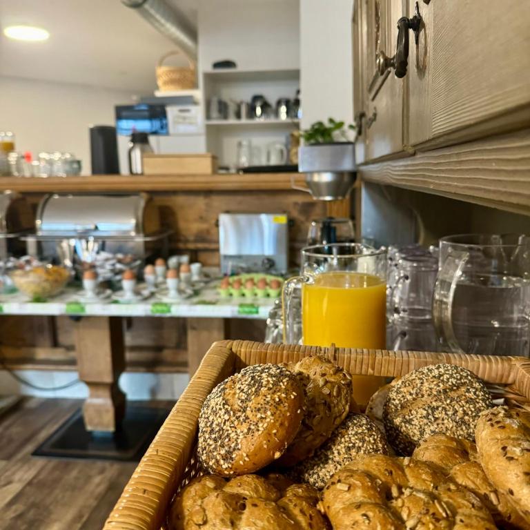 SKILL Mountain Lodge - Ski und Bike Hostel im Sommer mit JOKER CARD - Doppelzimmer mit eigenem Bad - 16