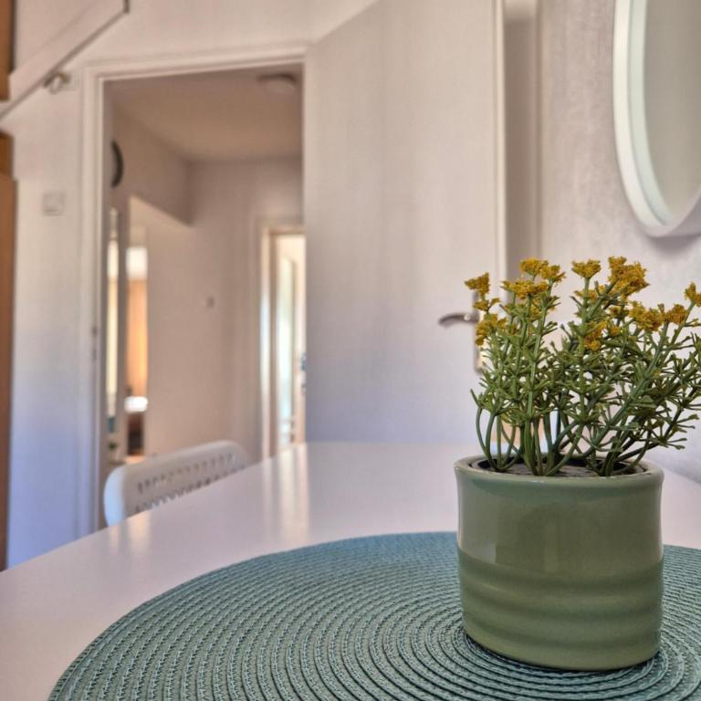 Sweet House Parlament - Three-Bedroom Apartment - 15