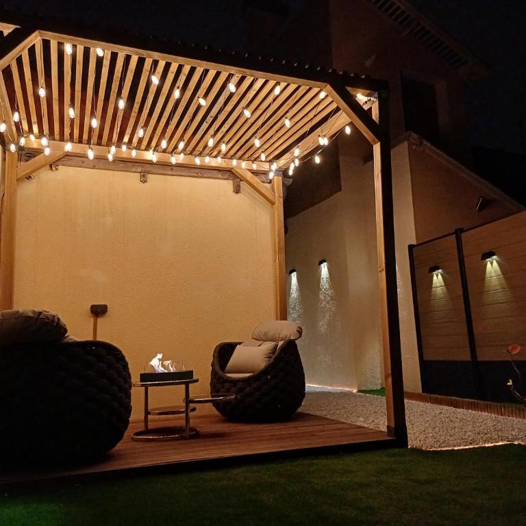 Sweety's Eden Jacuzzi - Jacuzzi privé Sauna Cinéma room Jardin - Terrasse centre-ville - Villa mit 1 Schlafzimmer - 5