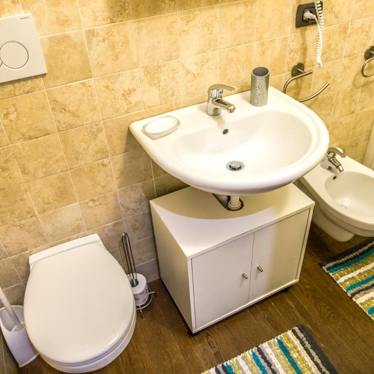 Art&Coffee - Triple Room with Private External Bathroom - 10
