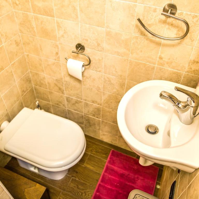 Art&Coffee - Double Room with Private External Bathroom - 9