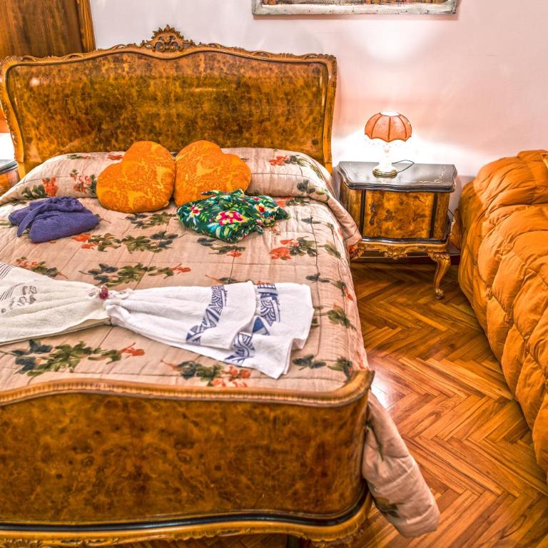 Art&Coffee - Double Room with Shared Bathroom - 8