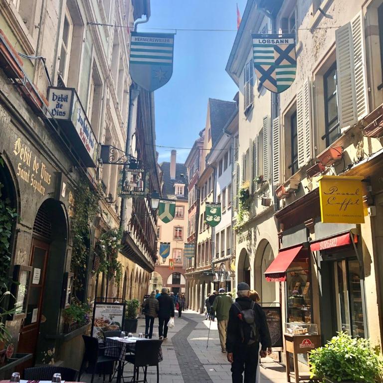 Carpe Diem Home - Two-Bedroom Apartment La Petite France - Third Floor - 2