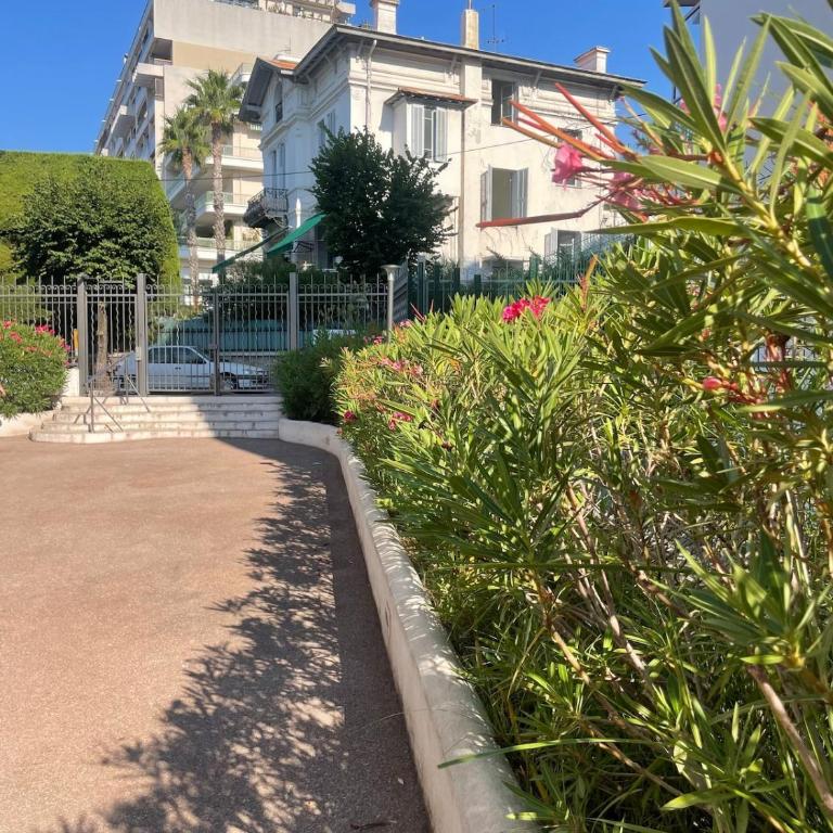 Face à la mer et à 2 pas des plages Juan les Pins 'Tout à pied' - Apartment mit 1 Schlafzimmer - 29