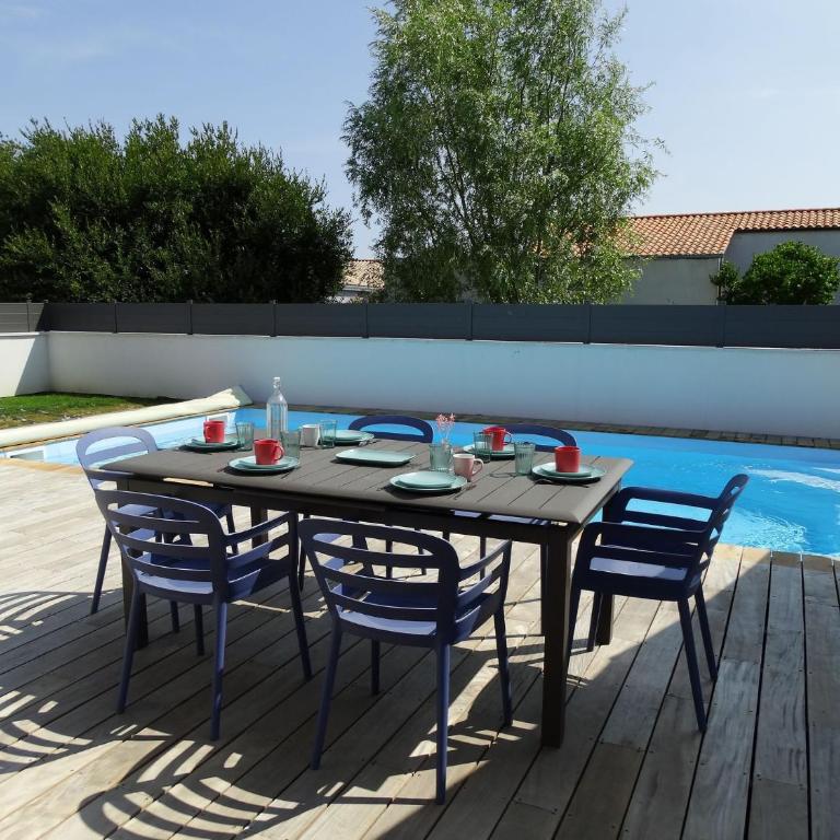 Maison 6 avec piscine chauffée à St-Hilaire - Ferienhaus - 16