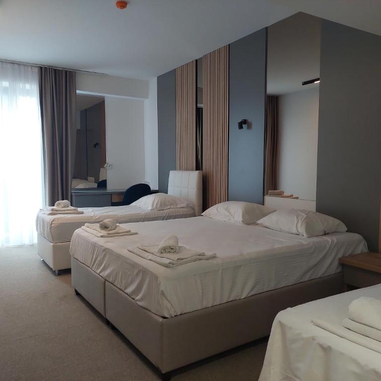 Hotel Almanas - Triple Room - 2