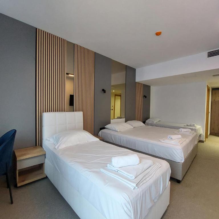 Hotel Almanas - Triple Room - 3