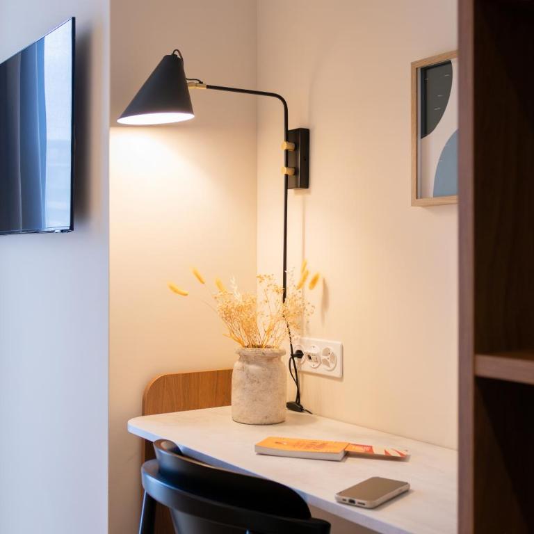 HOOD Hotel - Superior Queen Room - 2