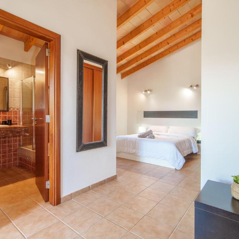 Villa Can Mosca, garden and swimming pool close to beach - Villa de 3 dormitorios - 33