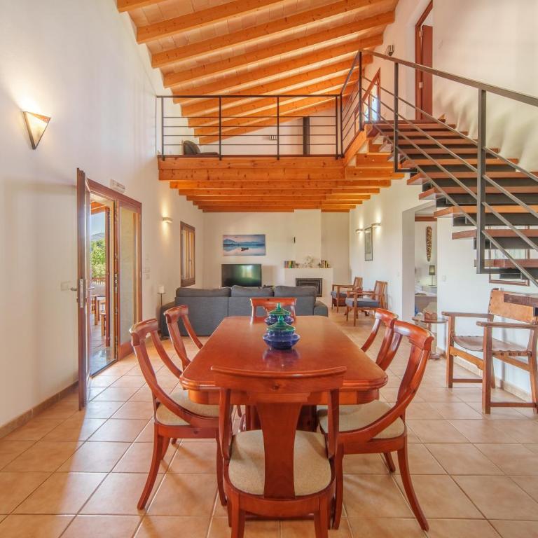 Villa Can Mosca, garden and swimming pool close to beach - Villa de 3 dormitorios - 23