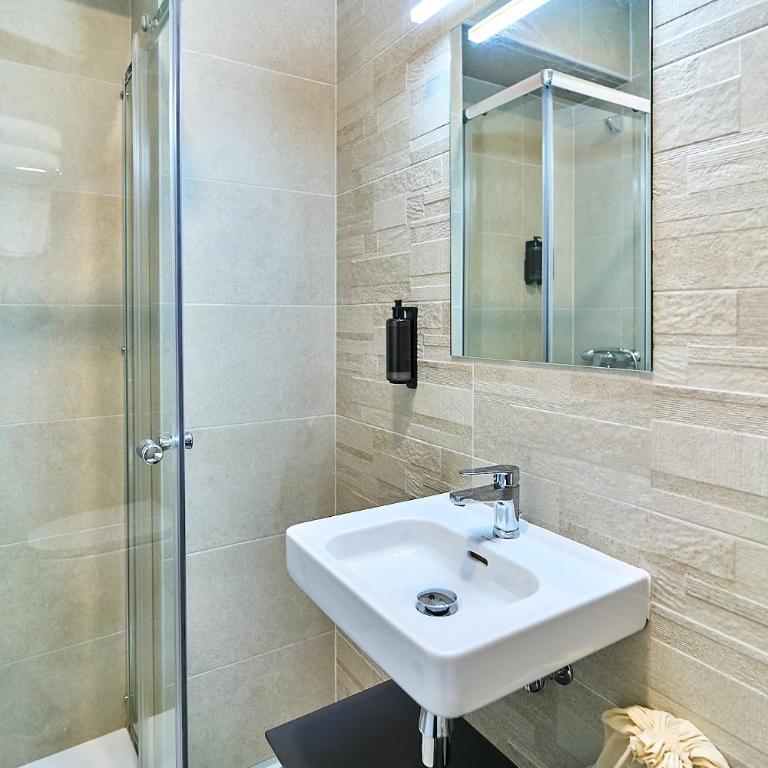 Hotel Gran Vía by gaiarooms - Habitación Doble Estándar - 15