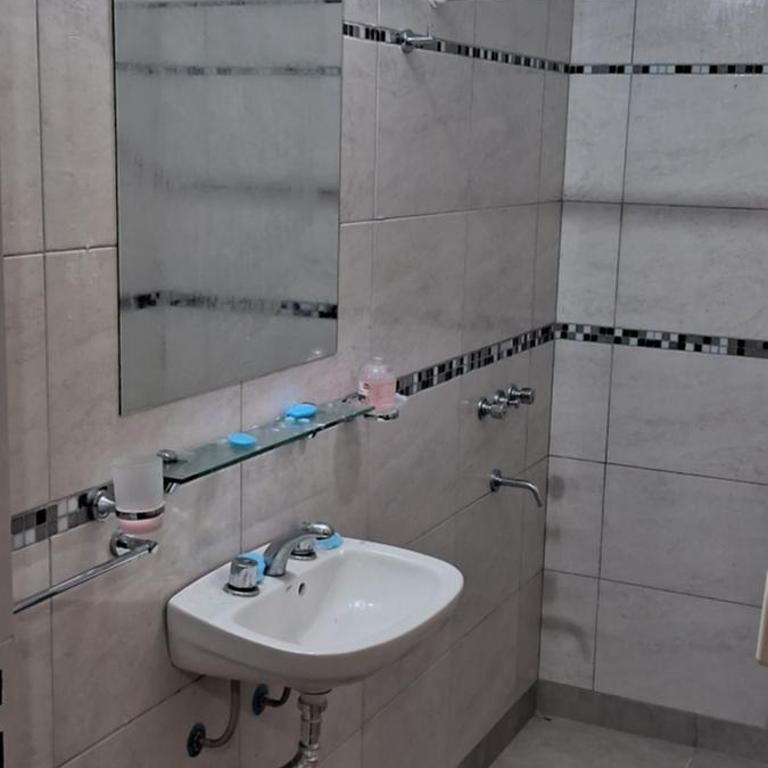 Excelente Ubicación con Cochera Privada - Two-Bedroom House - 5