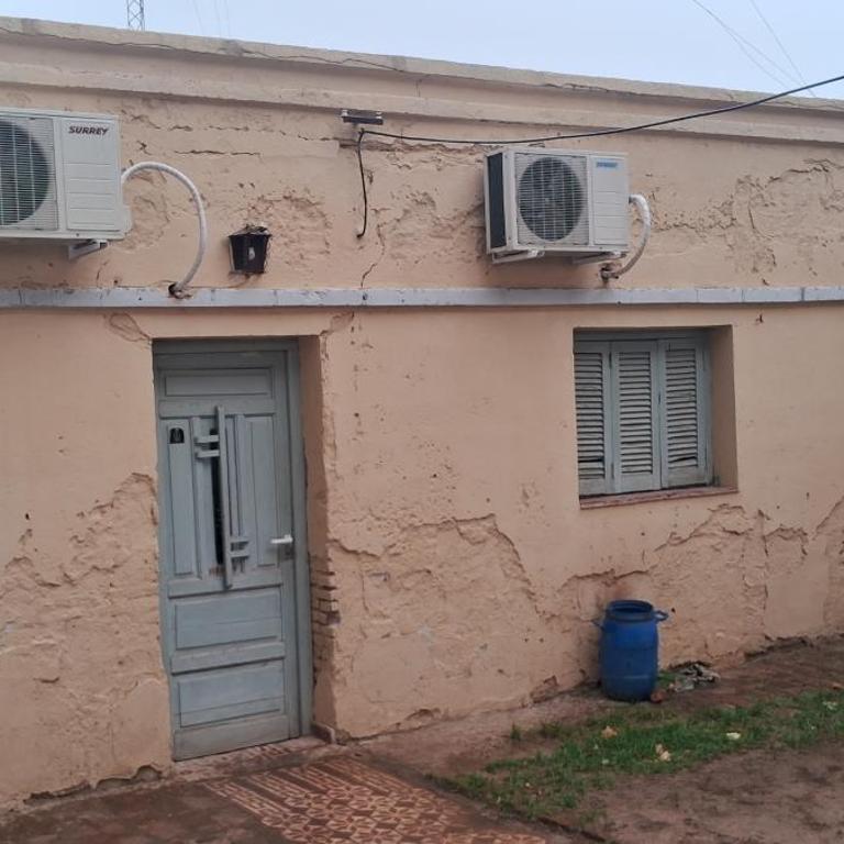 Excelente Ubicación con Cochera Privada - Casa de 2 dormitorios - 1