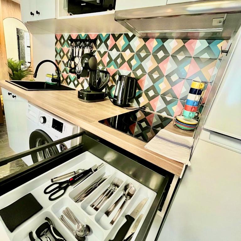 Alicante Central Market Suites - One-Bedroom Apartment - 12